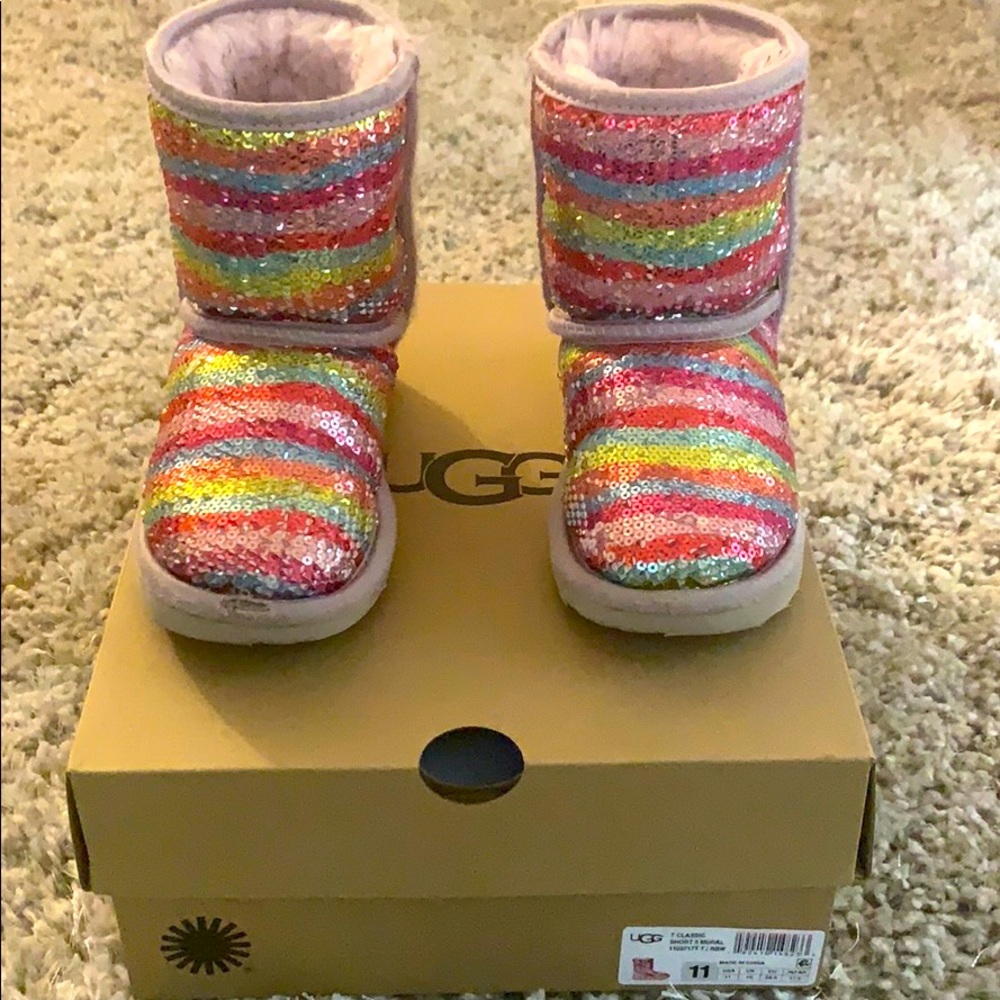 UGG- Classic Short Rainbow Size 11